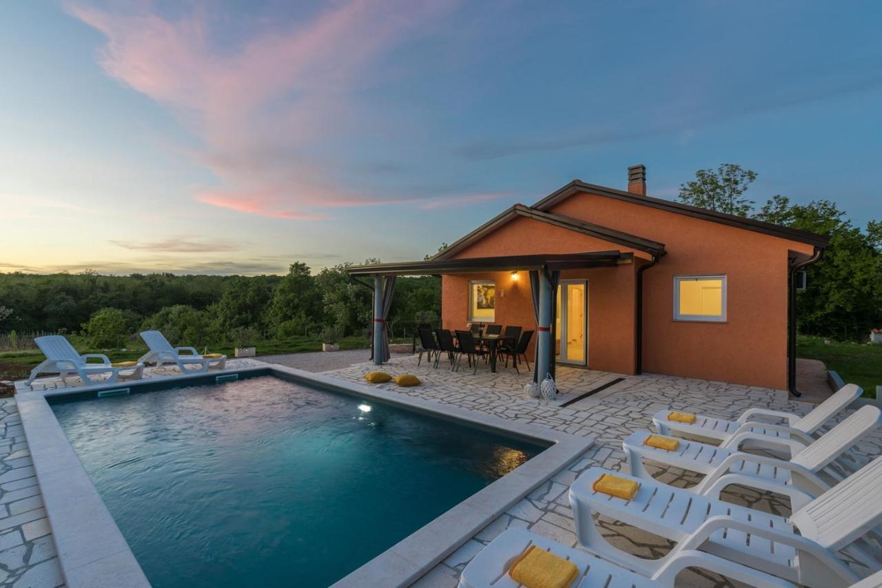 Villa Pendolina With Private Pool Buje Exterior photo