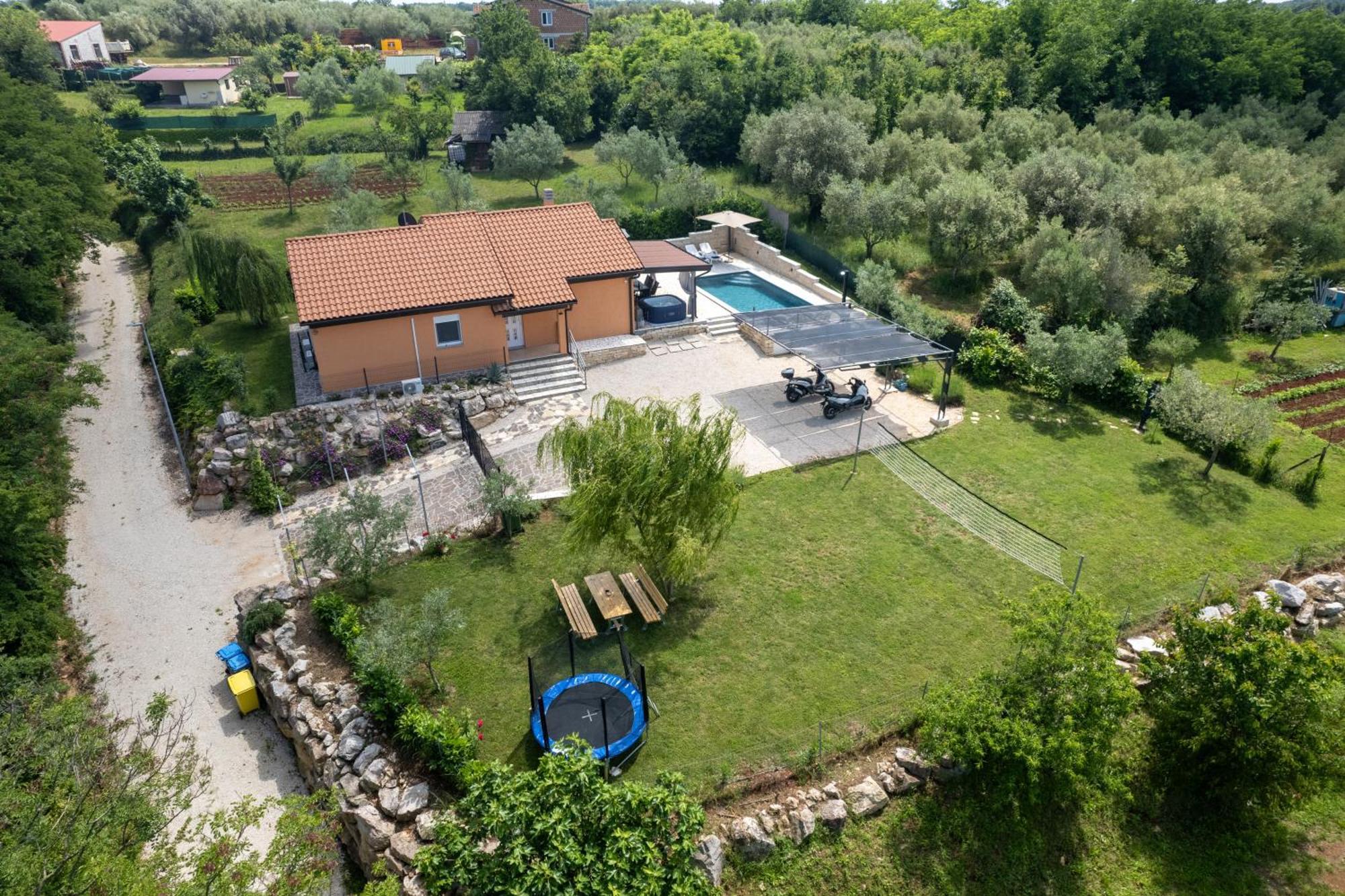 Villa Pendolina With Private Pool Buje Exterior photo
